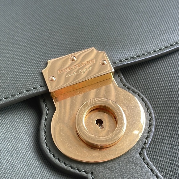 Burbbery bag from 2017 - medium - vintage green & red - Picture 3 of 12